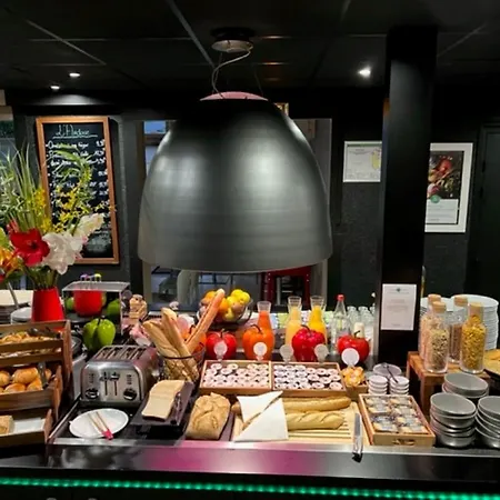 Hotel Campanile Aix-en-provence Est - 3*