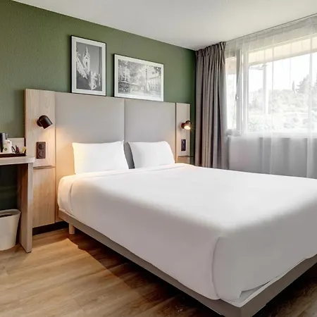 Hotel Campanile Aix-en-provence Est - 3*