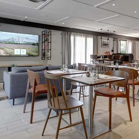 Hotel Campanile Aix-en-provence Est - 3*